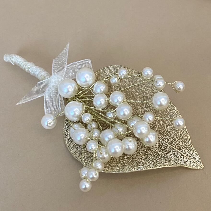 Delicate Leaf & Pearl Buttonhole Pin