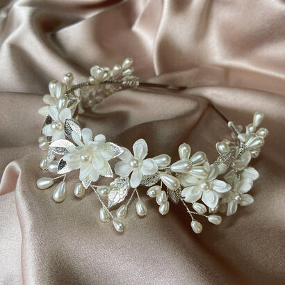 Flower & Pearl Delicate Tiara